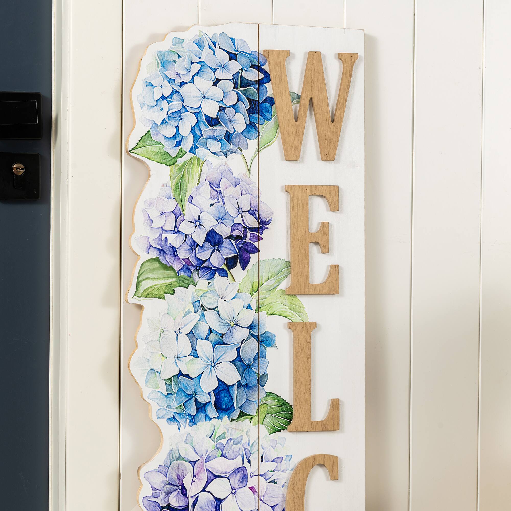 Glitzhome® 42" Solid Wood Hydrangea "WELCOME" Front Porch Sign